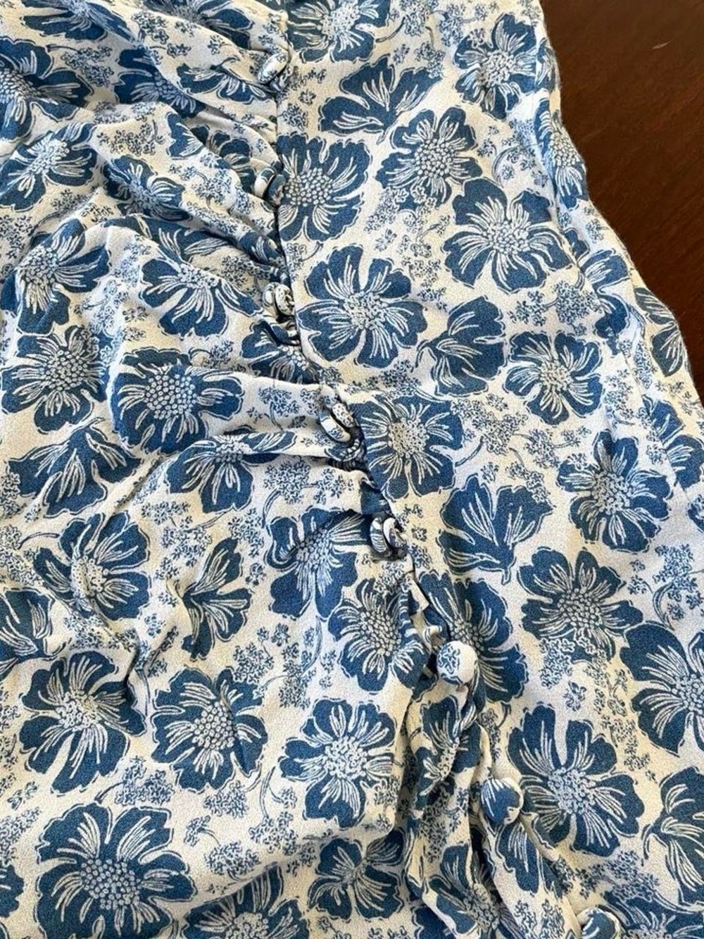 REFORMATION BLUE FLORAL RUCHED MIDI SKIRT - Picture 4 of 7